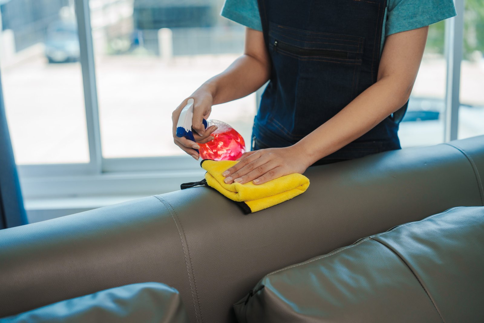 Tratamiento de limpieza y nutrición del cuero